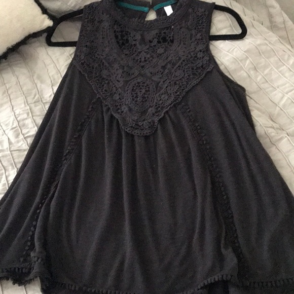 Xhilaration Top with Lace Detailing! - Picture 1 of 1